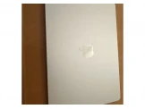 للبيع.  2022 MacBook Air M2  بشاشة 13.6 - 2