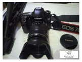 كاميرا canon eos 70D مع عدسة اوتوماتيك ١٨/١٣٥