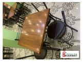 عدة كوفي شوب شبه جديده للبيع طاولات كراسي