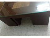 طاوله وسط مع اربع سكمبلات بحاله جيده للبيع - 2