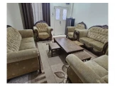 كنب مستعمل مع طاولة وسط 