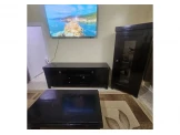 مزنون مع طاولة وخزانة - 2