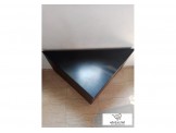 طاولات مثلثة