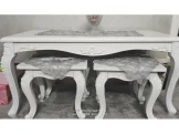 طاولة وسط لون ابيض
