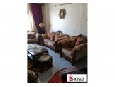 طقم كنب بحالة ممتازه جدا مع طاولة وسط جديده  - 2