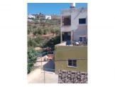 بيت ثلاث طوابق مع دونم ارض