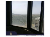 شقة للبيع بمساحة واسعة وسعر ممتاز في المصايف  واطلالة على الساحل الفلسطيني لا يمكن التسكير عليها /عق - 2
