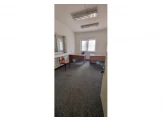 مكتب بمساحة تقارب 20 متر مربع ضمن شقة بمساحة 250 متر مربع تقريبا يوجد فيها 5 مكاتب ، يمكن أن يستخدم - 3